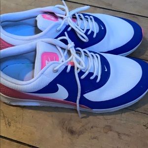 Woman’s Nike air max sneakers